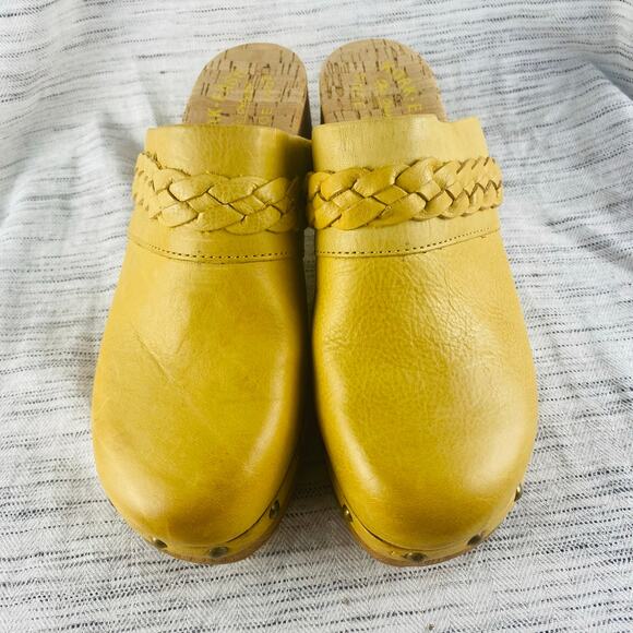 Kork-Ease Yellow Tilly Braided Studded Clog Mule Size 7 Cottage Minimalist NWOB - Picture 3 of 12